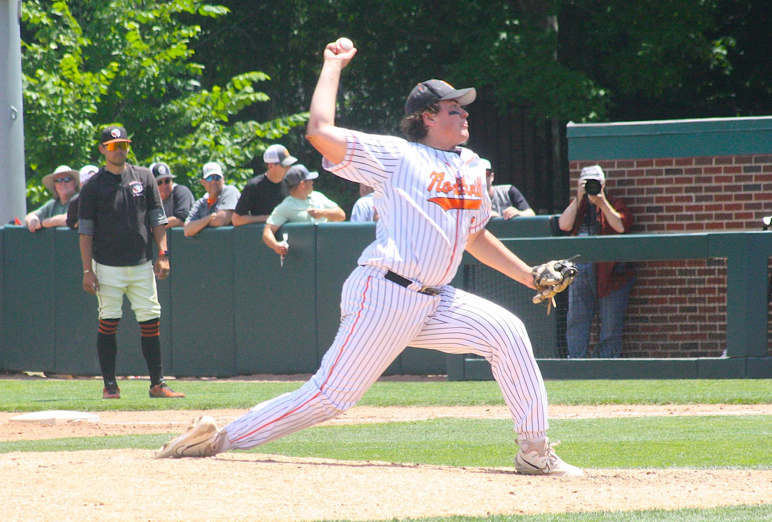 Caden Besco delivers a pitch