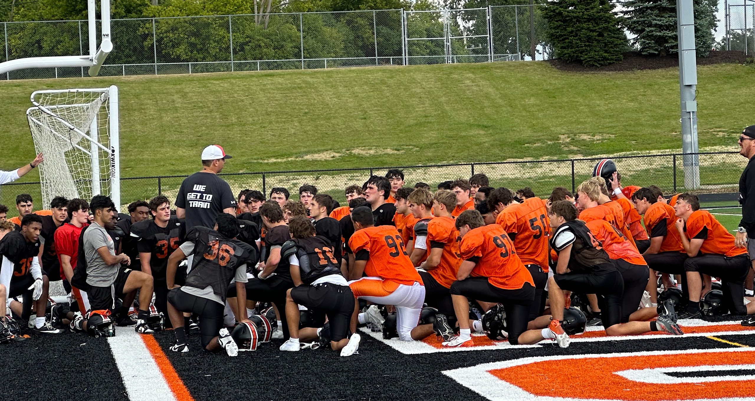 NVfootMain - Social House News