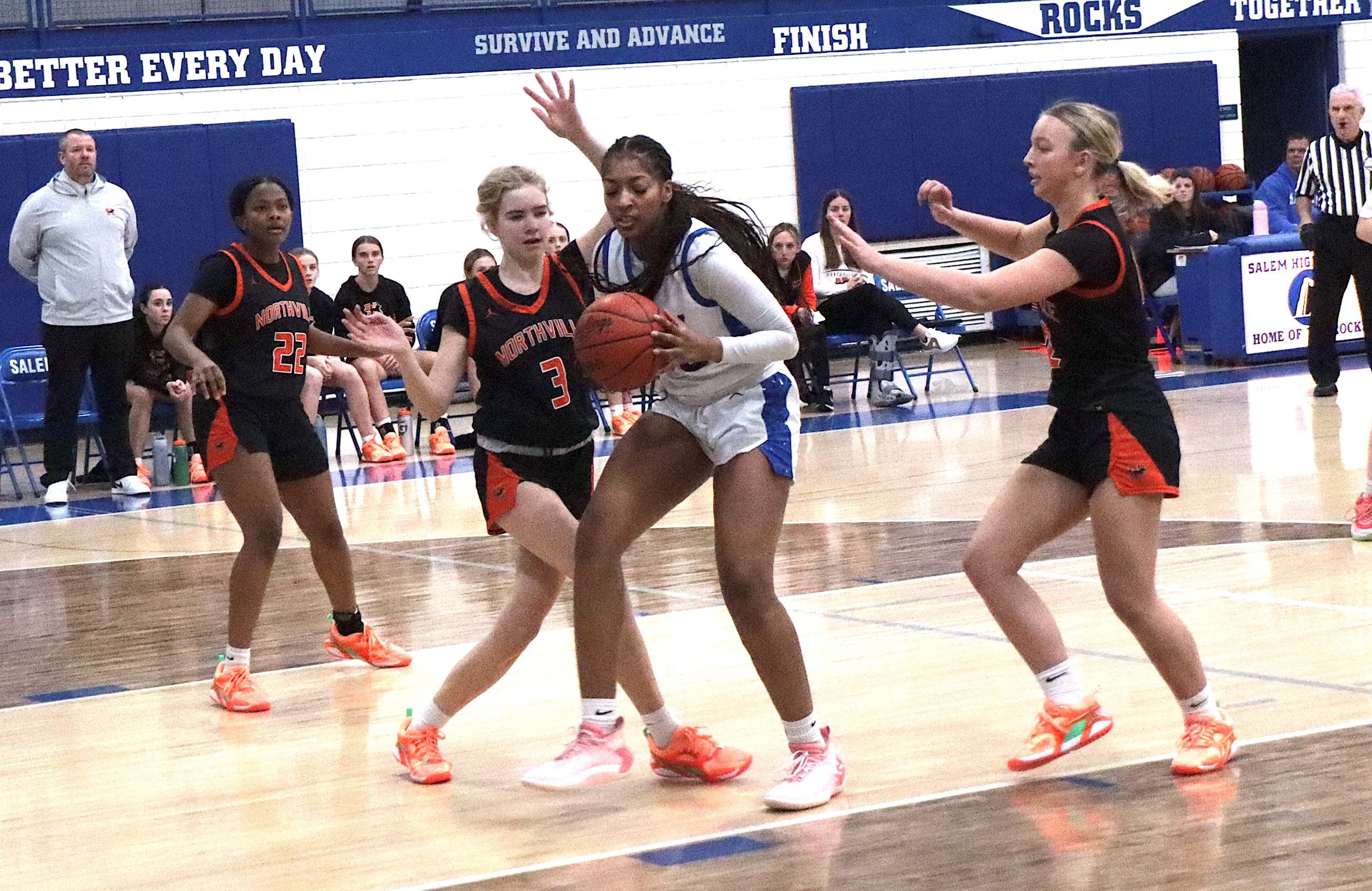 NVsalem2 - Social House News Salem senior Leilah Howard is guarded by Peyton Sivier and Lyza Koski