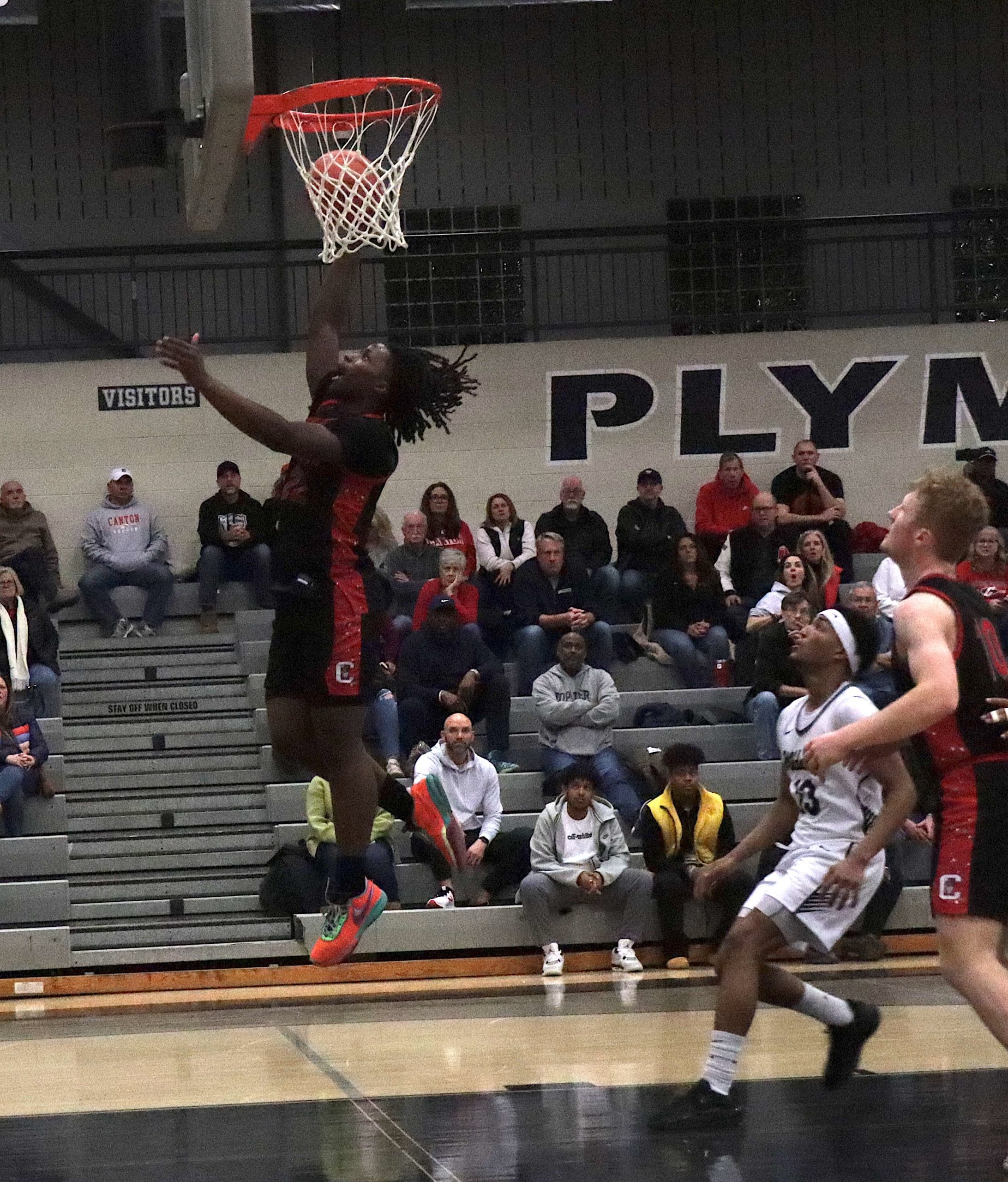 parkhoops2 - Social House News Lemuel Pettway ascends to the hoop