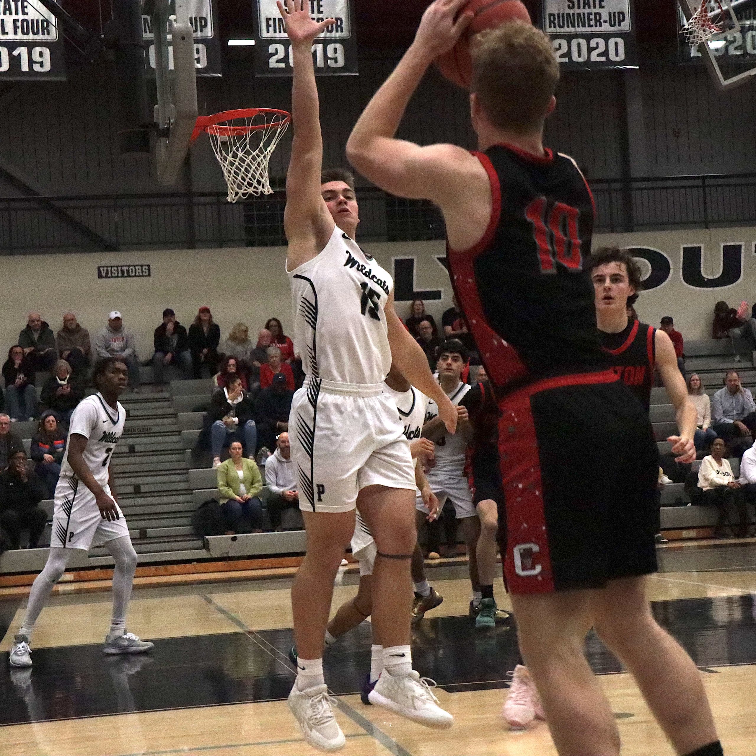 parkhoops7 - Social House News Cam Short challenges a Canton three attempt