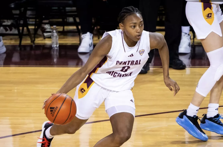 Madi Morson drives to the basket for CMU this past season. PHOTO BY SYDNEY KLINE