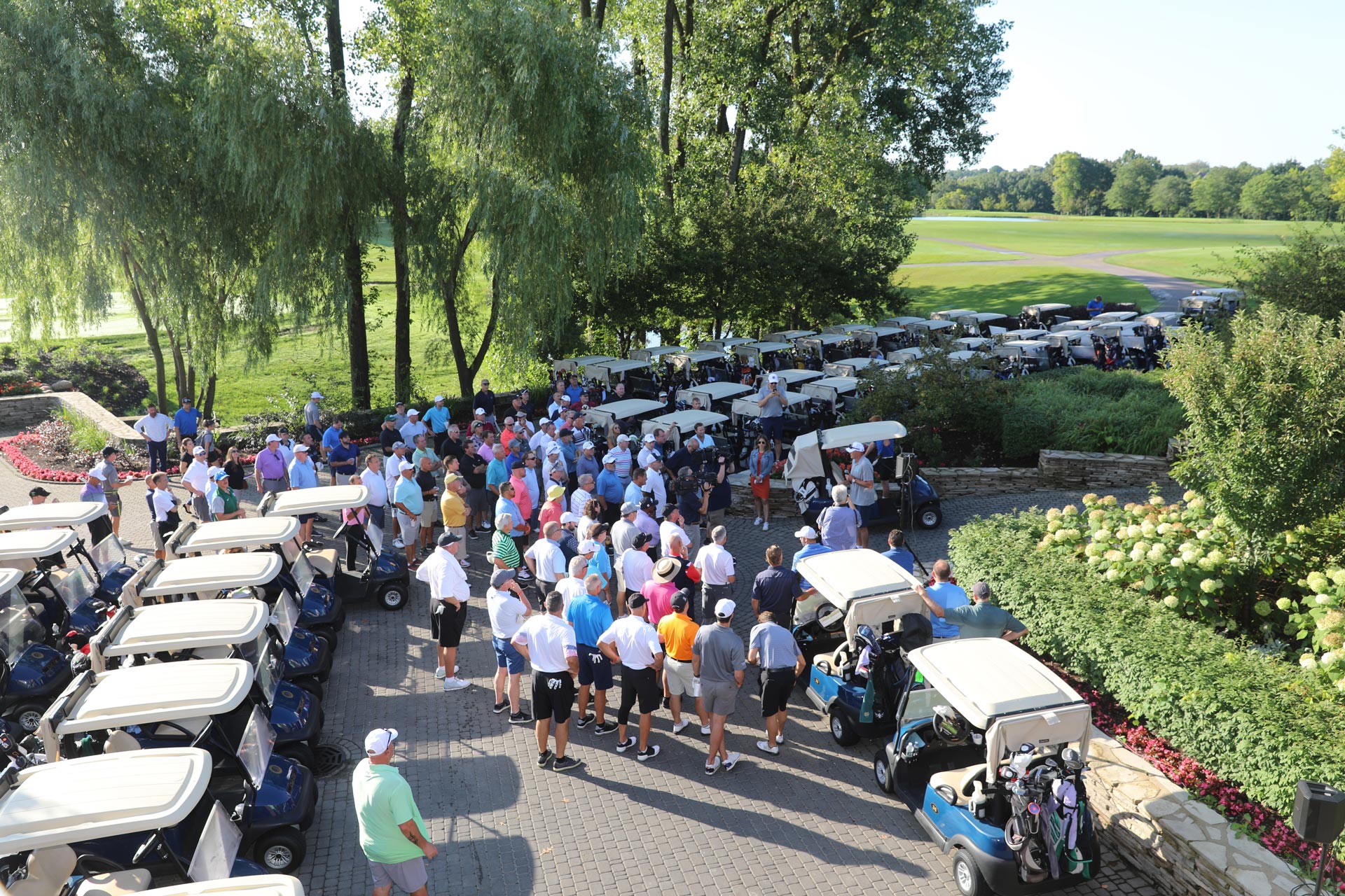 GibbyGolf2 - Social House News