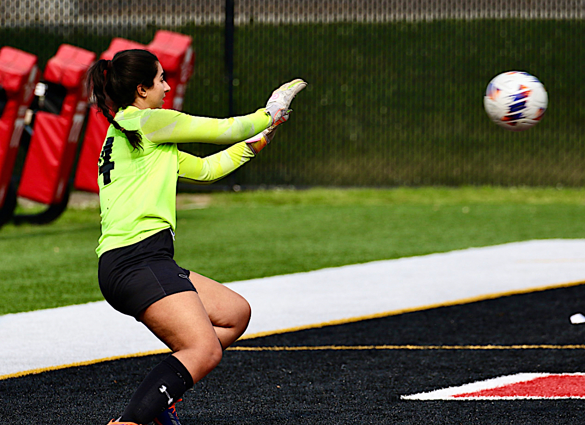 Simran1 - Social House News Simran Magnan focuses on making a save during a game this season PHOTO COURTESY OF RYAN MALES