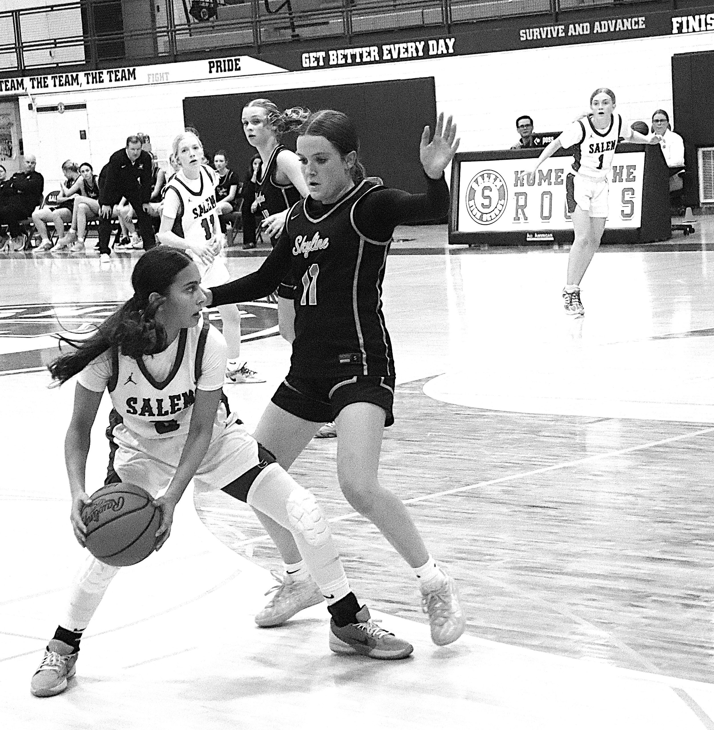 Skyline10 - Social House News