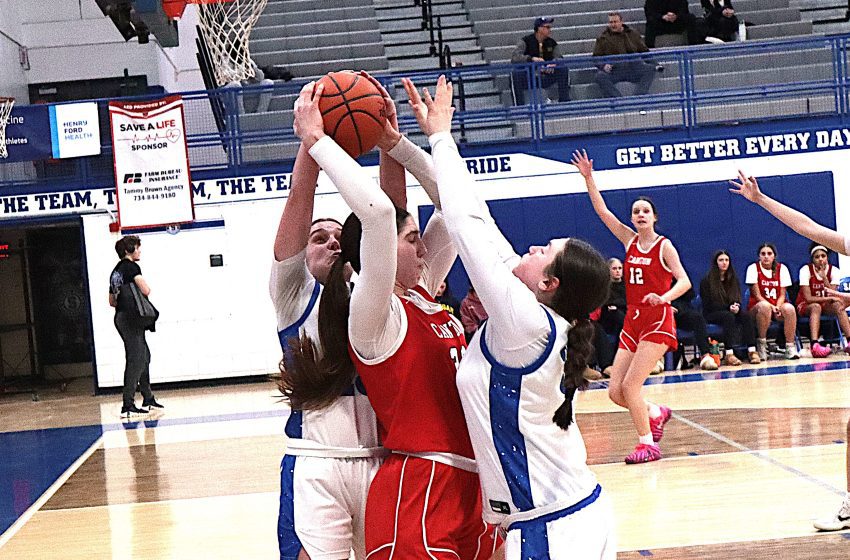  Rocks put squeeze on Cobras in rivalry rematch, 49-36