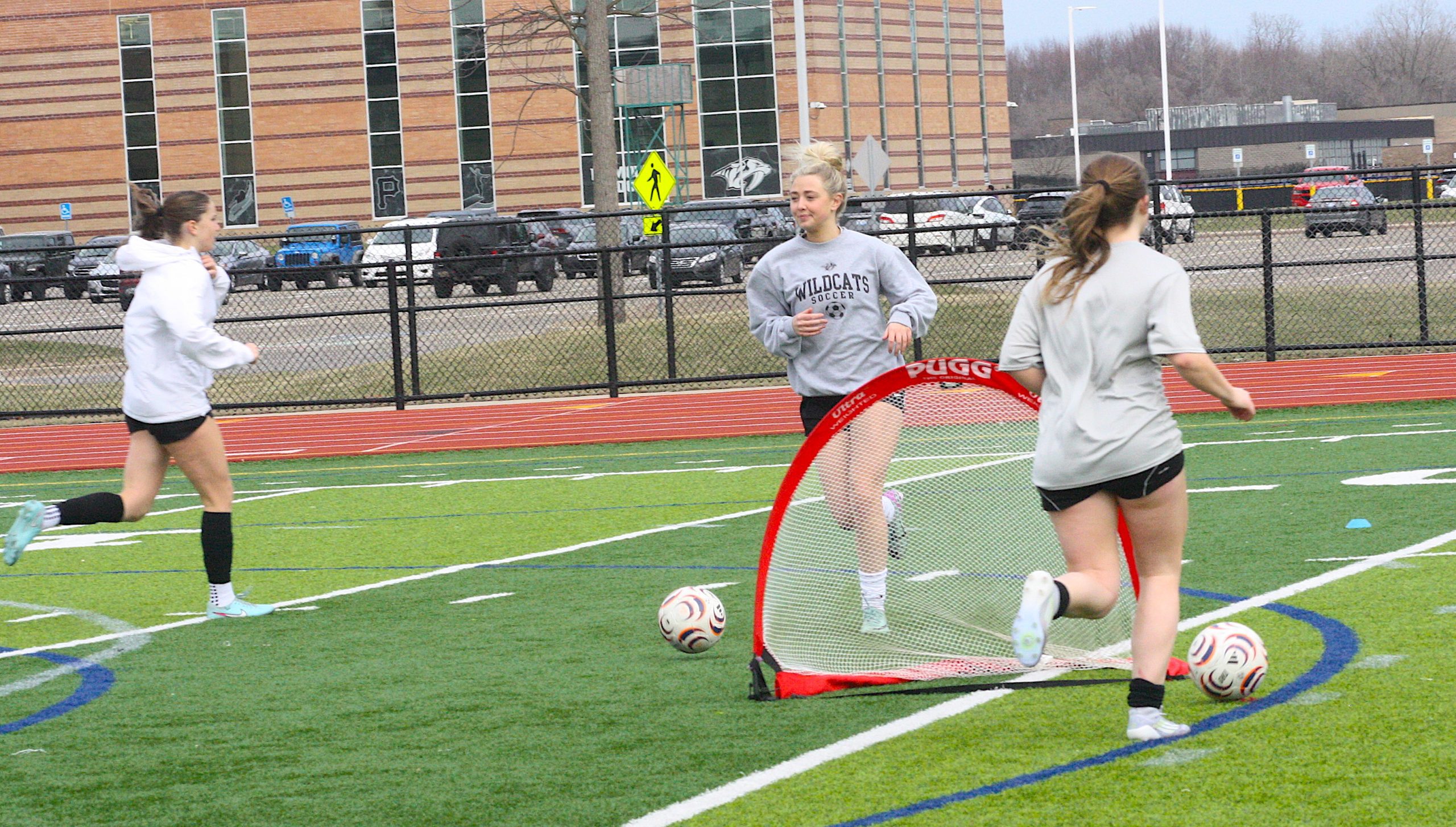 PlyPrac2 - Social House News